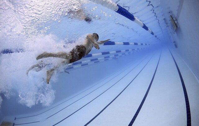 Wassersportarten, die jeder ausprobieren sollte